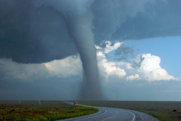 How To Tell If A Tornado Is Coming