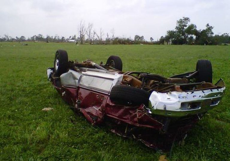 What To Do In A Tornado In A Car